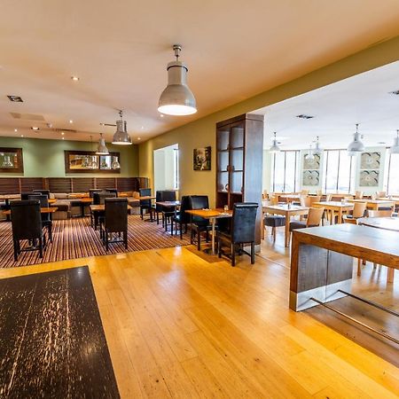 Daresbury Park Hotel & Spa Εξωτερικό φωτογραφία