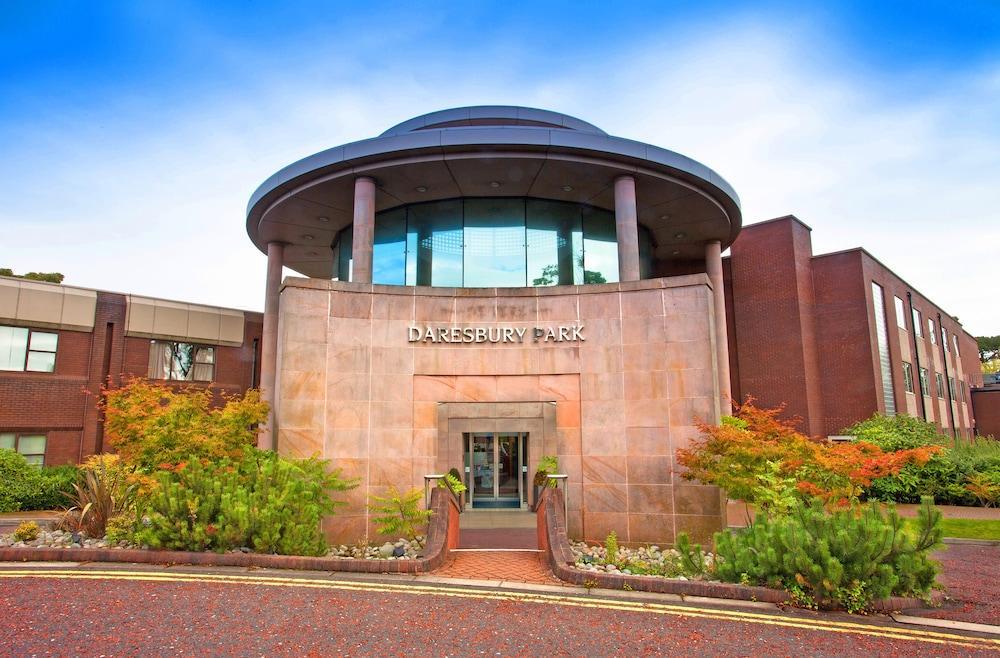 Daresbury Park Hotel & Spa Εξωτερικό φωτογραφία