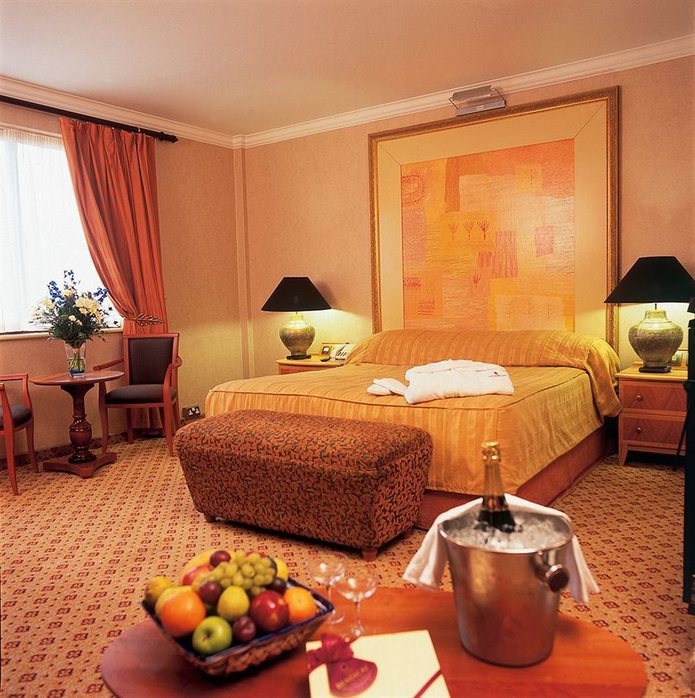 Daresbury Park Hotel & Spa Εξωτερικό φωτογραφία