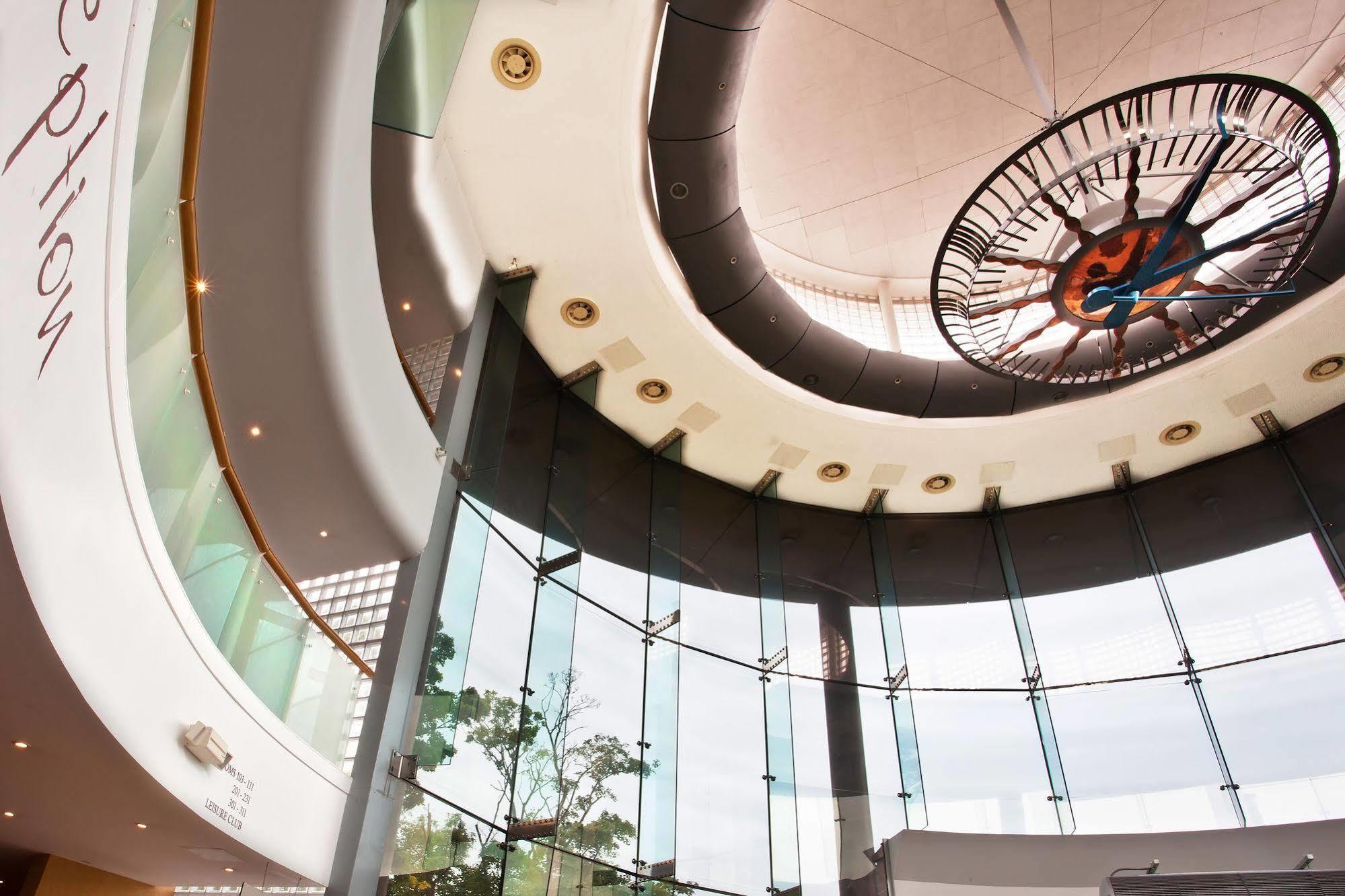 Daresbury Park Hotel & Spa Εξωτερικό φωτογραφία