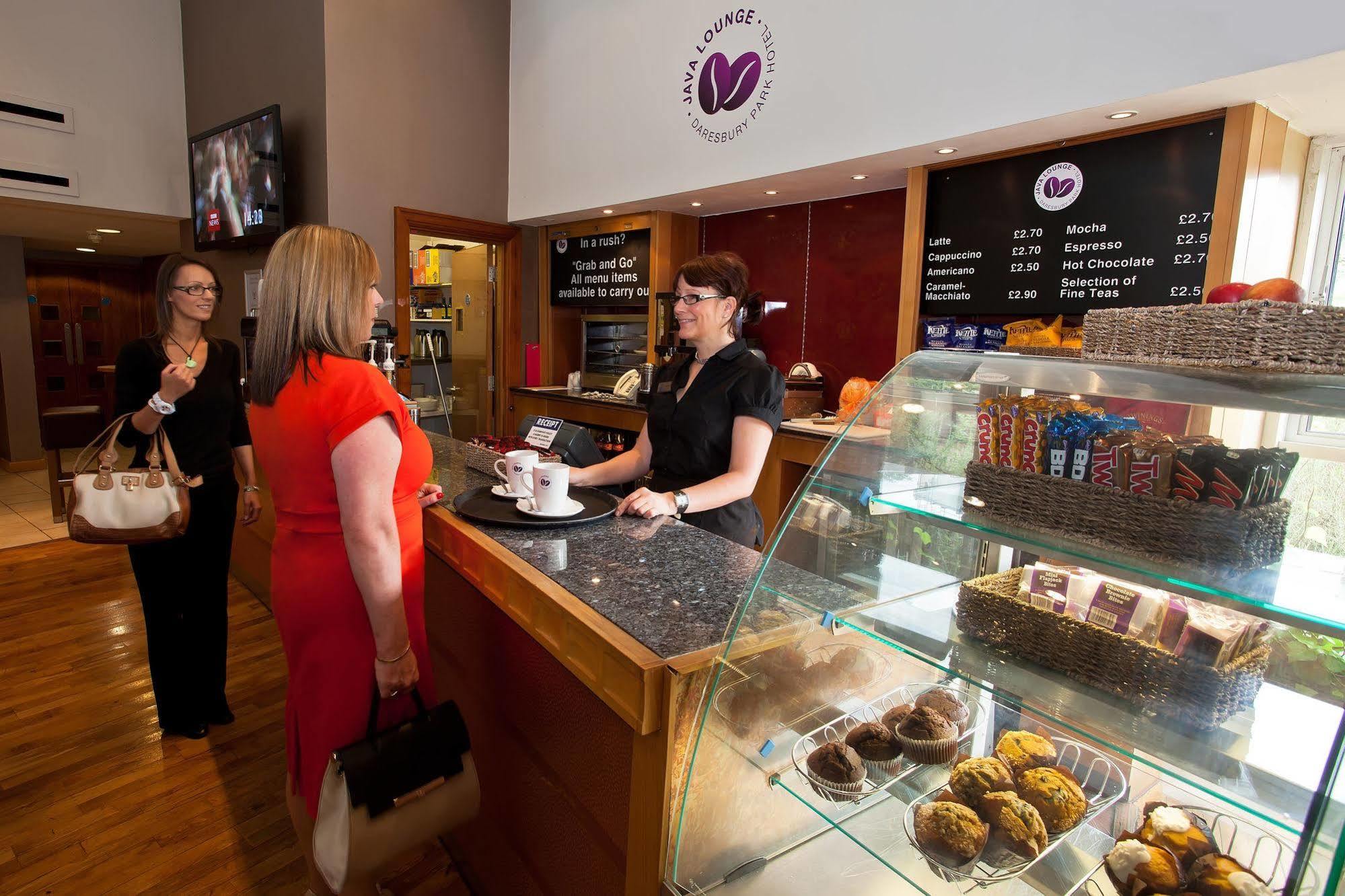 Daresbury Park Hotel & Spa Εξωτερικό φωτογραφία