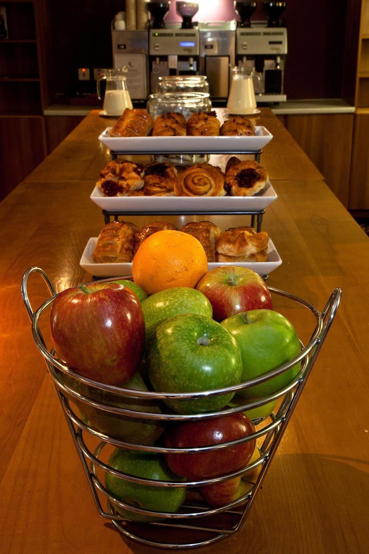 Daresbury Park Hotel & Spa Εξωτερικό φωτογραφία