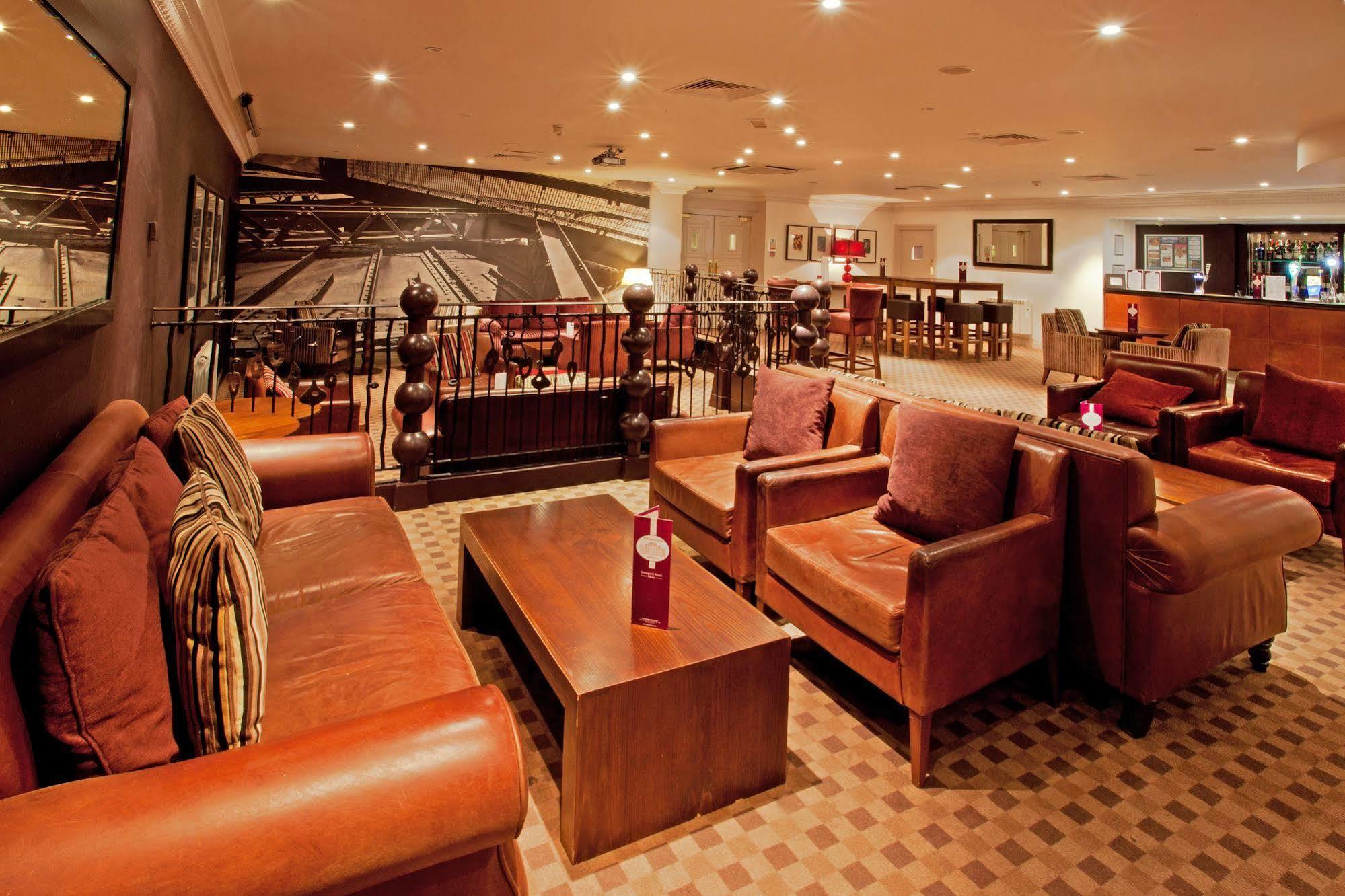 Daresbury Park Hotel & Spa Εξωτερικό φωτογραφία