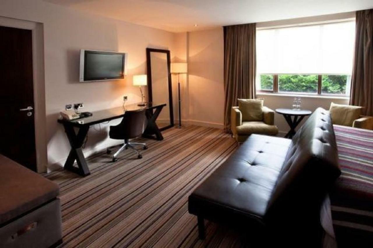 Daresbury Park Hotel & Spa Εξωτερικό φωτογραφία