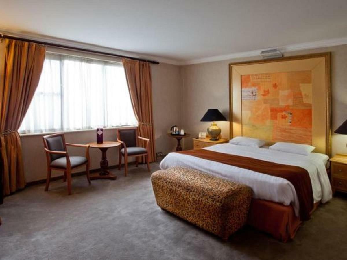 Daresbury Park Hotel & Spa Εξωτερικό φωτογραφία