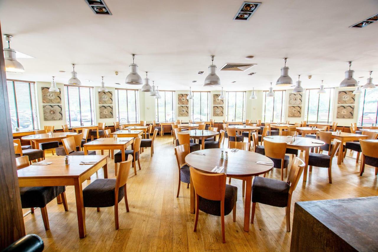Daresbury Park Hotel & Spa Εξωτερικό φωτογραφία