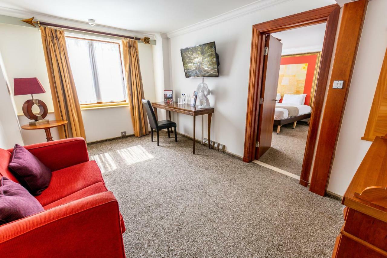Daresbury Park Hotel & Spa Εξωτερικό φωτογραφία