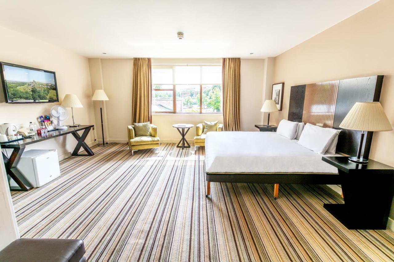 Daresbury Park Hotel & Spa Εξωτερικό φωτογραφία